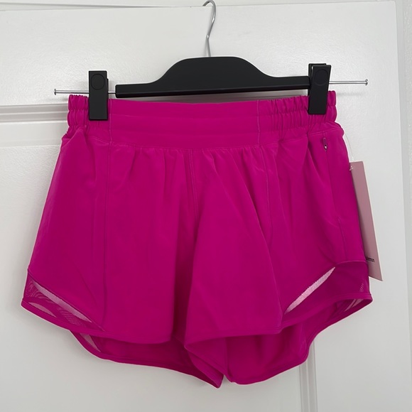 NWT Lululemon Hotty Hot Low-rise Lined Short 4” Size 4 (Purple Highlight) - Picture 2 of 7